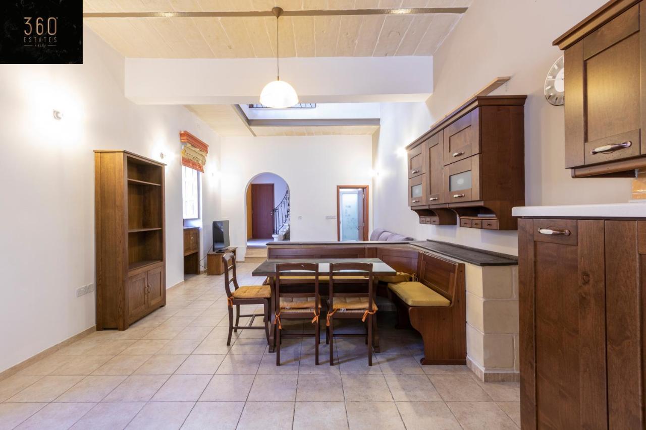 Amazing House In With Bbq & Parking By 360 Estates
